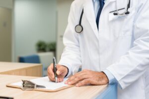 I chiarimenti del MLPS sull'obbligo di visita medica di rientro in caso di malattia lunga